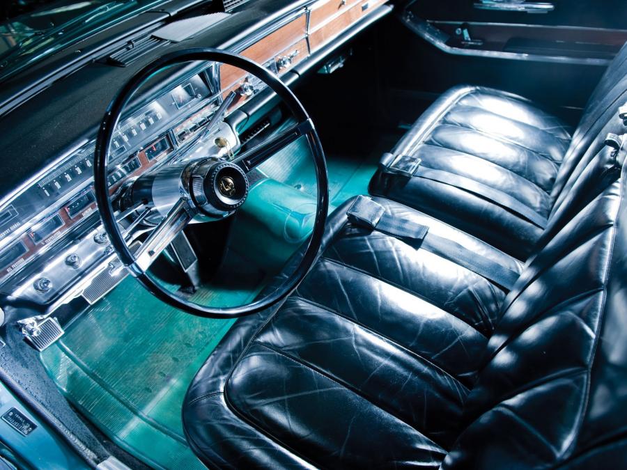 Интерьер Imperial Crown Hardtop Sedan (BY1-M) 1966 года  (фото 4 из 4)